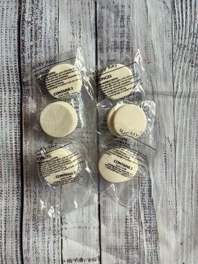 Lot of 5 Mary Kay ROUND SPONGES
2 pack - 10 sponges total - NEW, SEALED Vintage